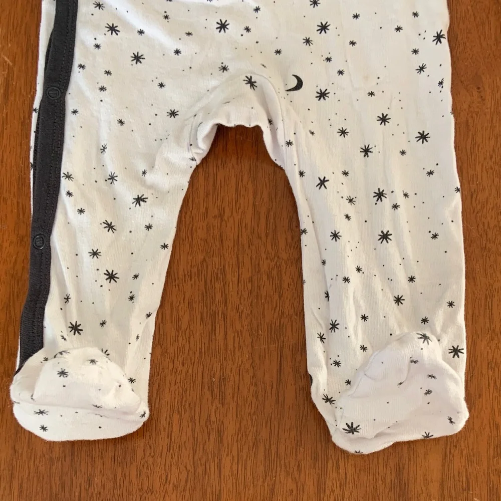 🍊5/$25 Carter's White and Charcoal Starry 'Early Bird' Footie size 9m - Picture 3 of 8